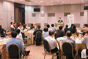 Luncheon on Policy Address with Hong Kong communities in Singapore